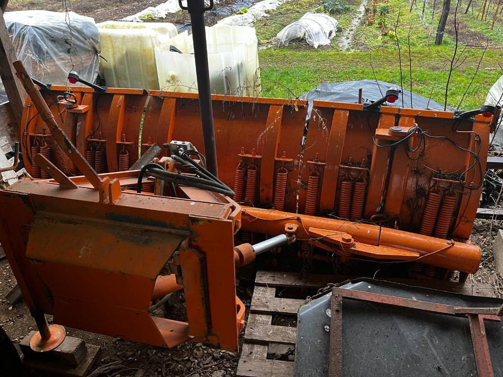 BOMBELLI LAMA 3 MT - Lame à neige pour Machine agricole: photos 1 BOMBELLI LAMA 3 MT - Lame à neige pour Machine agricole: photos 1