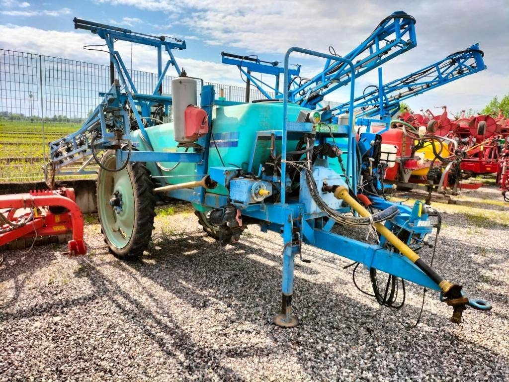 Berthoud ALBA V 2200 - Pulvérisateur traîné: photos 1 Berthoud ALBA V 2200 - Pulvérisateur traîné: photos 1