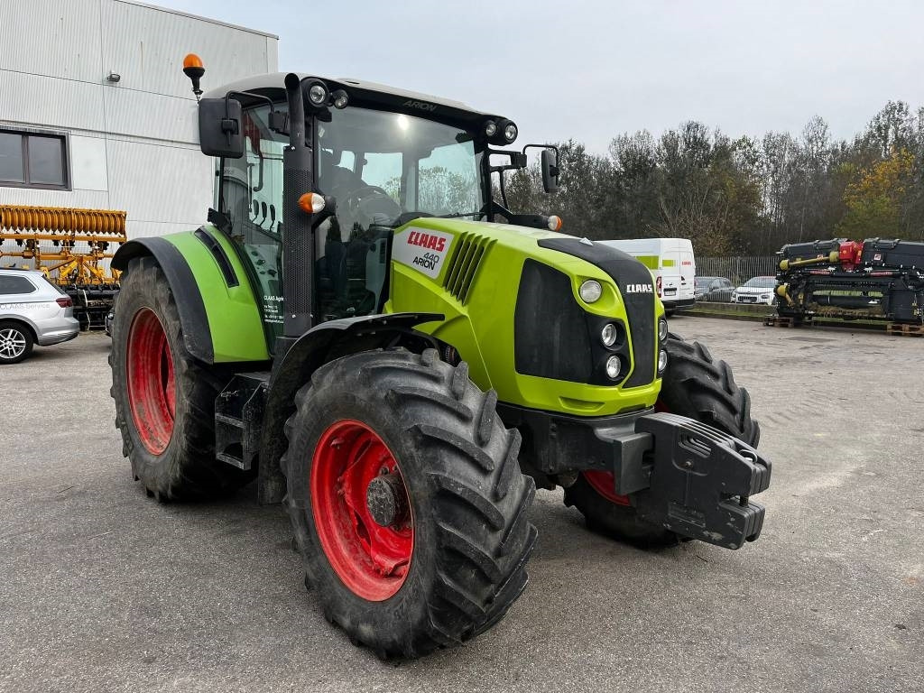 Claas Arion 440 - Tracteur agricole: photos 1 Claas Arion 440 - Tracteur agricole: photos 1