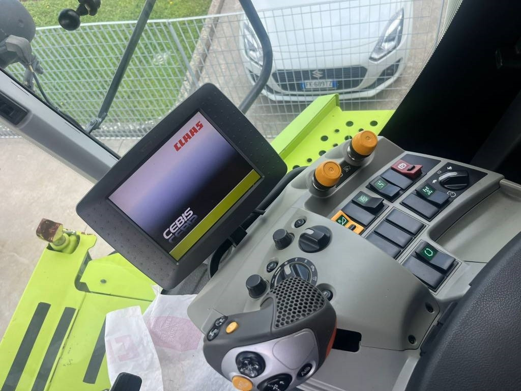 Claas Lexion 760 TT - Moissonneuse-batteuse: photos 3 Claas Lexion 760 TT - Moissonneuse-batteuse: photos 3