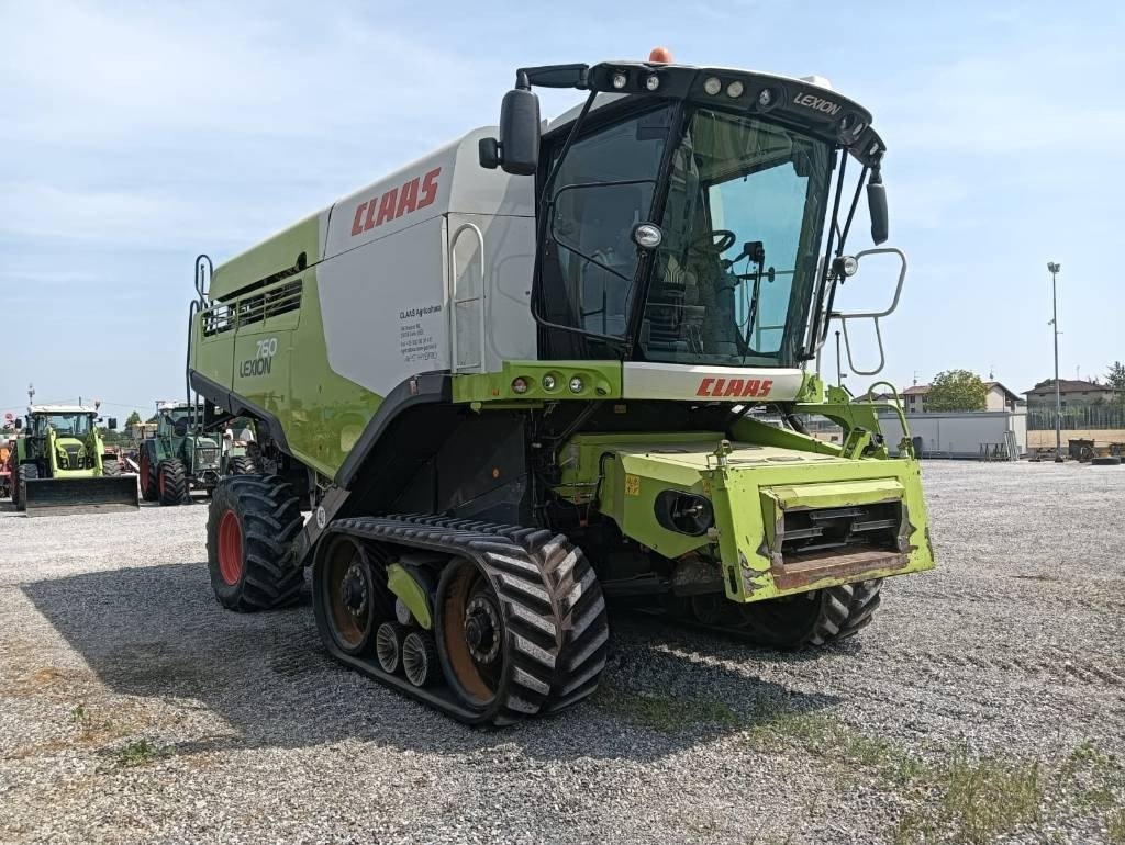 Claas Lexion 760 TT - Moissonneuse-batteuse: photos 1 Claas Lexion 760 TT - Moissonneuse-batteuse: photos 1