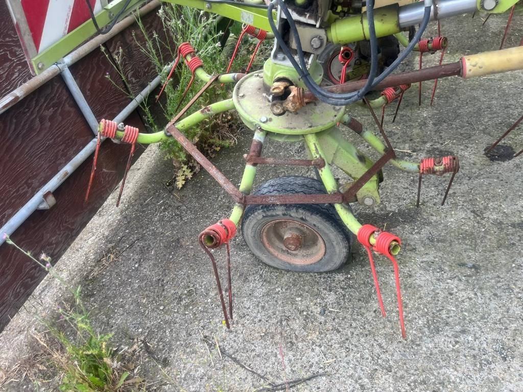 Claas Volto 1050 T - Faneuse: photos 5 Claas Volto 1050 T - Faneuse: photos 5