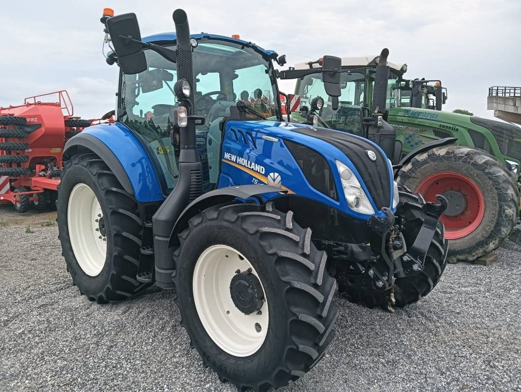 New Holland T 5.120 - Tracteur agricole: photos 1 New Holland T 5.120 - Tracteur agricole: photos 1