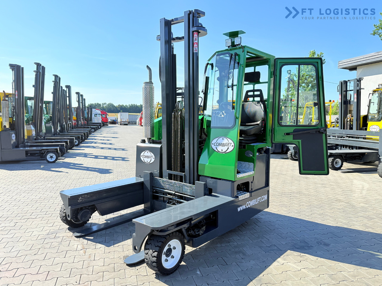 COMBILIFT C3000 / DUPLEX - 4100MM / DIESEL / FREE LIFT / CABIN / LIKE NEW - Chariot multidirectionnel: photos 4 COMBILIFT C3000 / DUPLEX - 4100MM / DIESEL / FREE LIFT / CABIN / LIKE NEW - Chariot multidirectionnel: photos 4