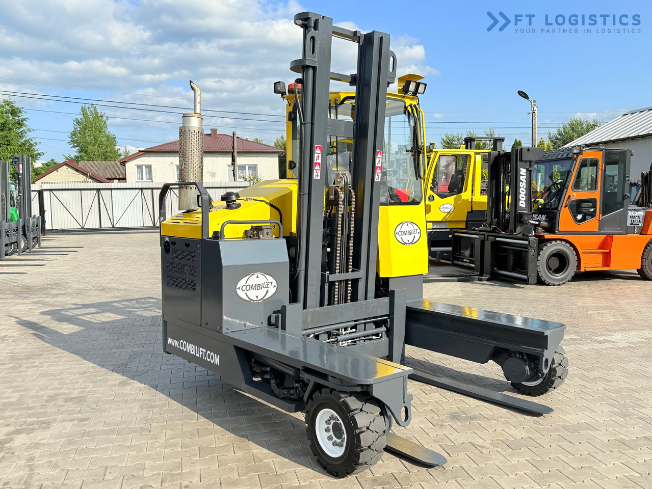 COMBILIFT C4000 / DIESEL / DUPLEX - 4100MM / FORK POSITIONER / ONLY 2951 MTH / LIKE NEW - Chariot multidirectionnel: photos 5 COMBILIFT C4000 / DIESEL / DUPLEX - 4100MM / FORK POSITIONER / ONLY 2951 MTH / LIKE NEW - Chariot multidirectionnel: photos 5