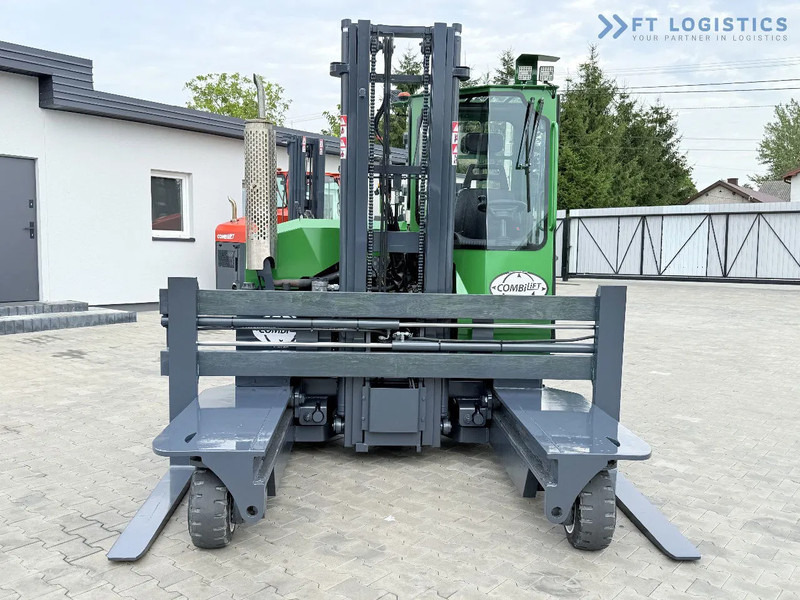 Combilift C3000 / DIESEL / DUPLEX - 4000MM / WIDE FORK POSITIONER 2700MM / FULL HEATED CABIN / ONLY 6905H / CONDITION - LIKE NEW! C3000 / - Chariot multidirectionnel: photos 4 Combilift C3000 / DIESEL / DUPLEX - 4000MM / WIDE FORK POSITIONER 2700MM / FULL HEATED CABIN / ONLY 6905H / CONDITION - LIKE NEW! C3000 / - Chariot multidirectionnel: photos 4