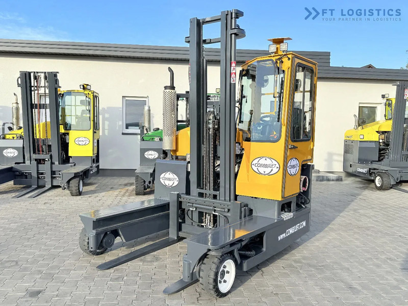 Combilift C3000 / GAS / DUPLEX 4500MM / ONLY 3096 HOURS / FORK SIDE SHIFT / FULL CABIN / EXCELLENT CONDITION / Wide range of four-way and - Chariot multidirectionnel: photos 3 Combilift C3000 / GAS / DUPLEX 4500MM / ONLY 3096 HOURS / FORK SIDE SHIFT / FULL CABIN / EXCELLENT CONDITION / Wide range of four-way and - Chariot multidirectionnel: photos 3