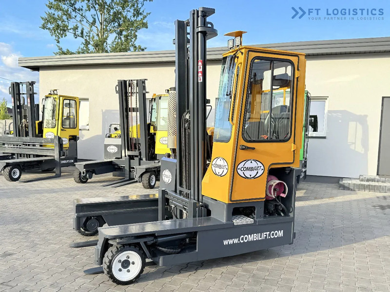 Combilift C3000 / GAS / DUPLEX 4500MM / ONLY 3096 HOURS / FORK SIDE SHIFT / FULL CABIN / EXCELLENT CONDITION / Wide range of four-way and - Chariot multidirectionnel: photos 2 Combilift C3000 / GAS / DUPLEX 4500MM / ONLY 3096 HOURS / FORK SIDE SHIFT / FULL CABIN / EXCELLENT CONDITION / Wide range of four-way and - Chariot multidirectionnel: photos 2