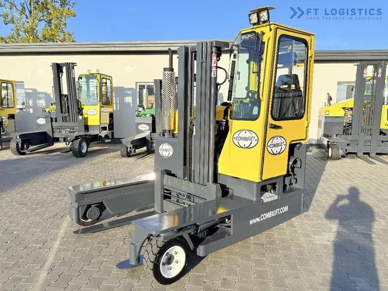 Combilift C3000 / GAS / TRIPLEX 4900MM / FREE LIFT / FORK POSITIONER / FULL CABIN / EXCELLENT CONDITION / Wide range of four-way and side - Chariot multidirectionnel: photos 1 Combilift C3000 / GAS / TRIPLEX 4900MM / FREE LIFT / FORK POSITIONER / FULL CABIN / EXCELLENT CONDITION / Wide range of four-way and side - Chariot multidirectionnel: photos 1