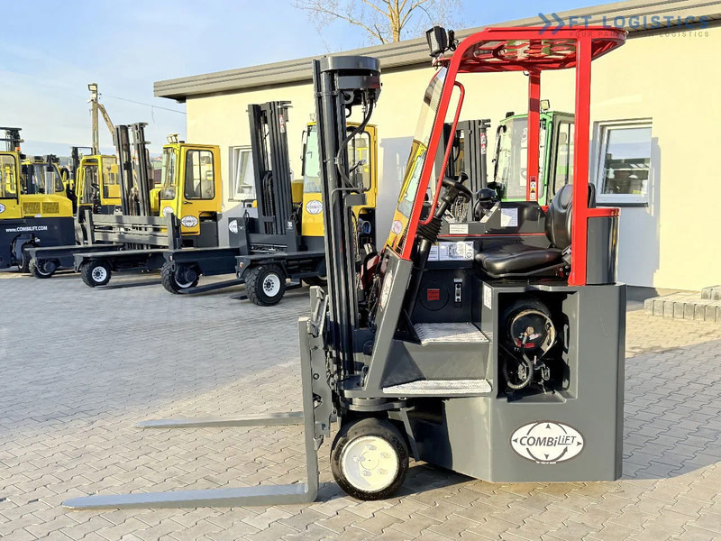 Combilift C3000CB / GAS / TRIPLEX 4900MM / FREE LIFT / SIDE SHIFT / FORK POSITIONER / EXCELLENT CONDITION / Wide range of four-way and sid - Chariot multidirectionnel: photos 2 Combilift C3000CB / GAS / TRIPLEX 4900MM / FREE LIFT / SIDE SHIFT / FORK POSITIONER / EXCELLENT CONDITION / Wide range of four-way and sid - Chariot multidirectionnel: photos 2