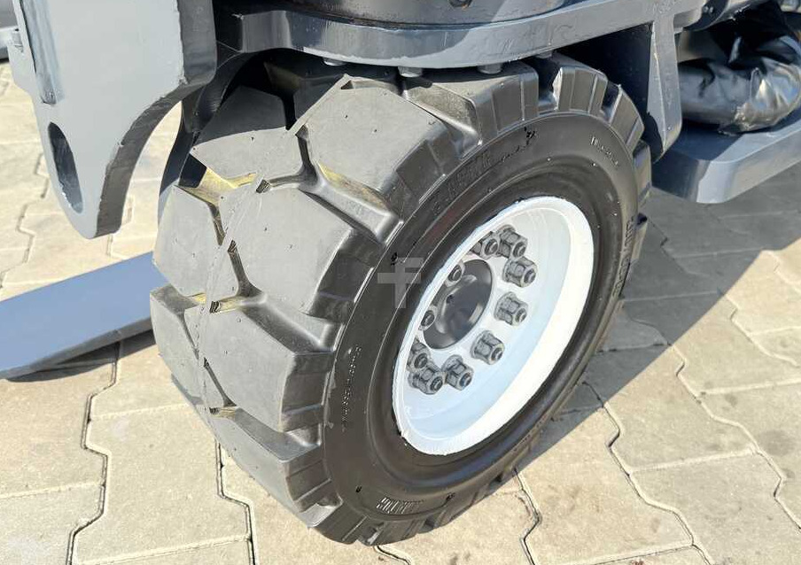 Combilift C4000 / DIESEL / DUPLEX - 4100MM / POSITIONER / ONLY 2951 MTH / LIKE NEW - Chariot multidirectionnel: photos 2 Combilift C4000 / DIESEL / DUPLEX - 4100MM / POSITIONER / ONLY 2951 MTH / LIKE NEW - Chariot multidirectionnel: photos 2