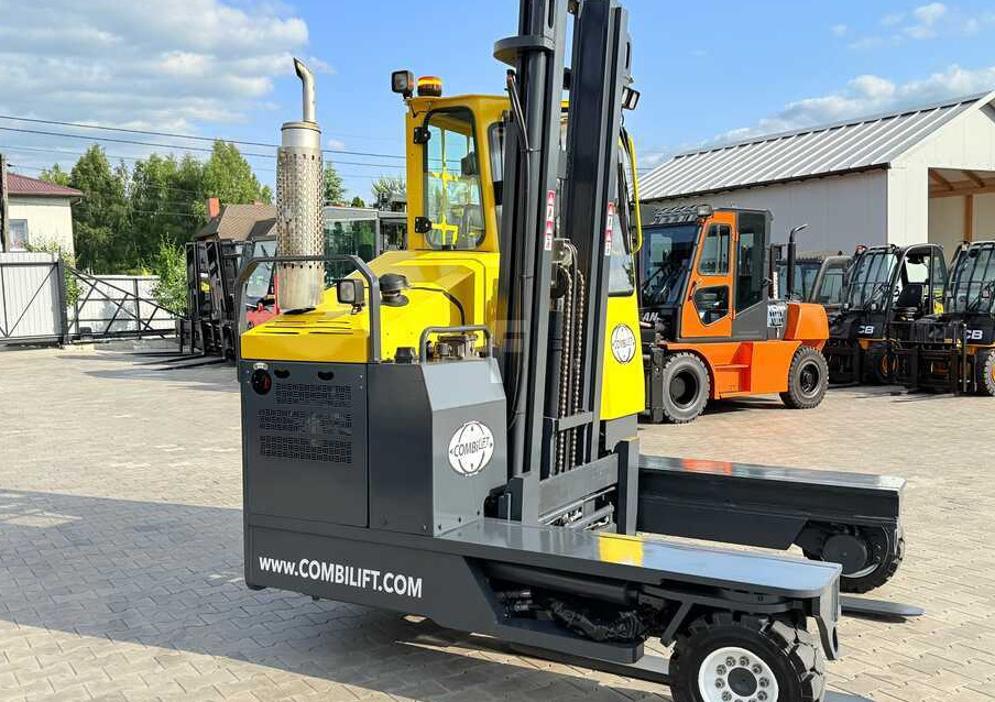 Combilift C4000 / DIESEL / DUPLEX - 4100MM / POSITIONER / ONLY 2951 MTH / LIKE NEW - Chariot multidirectionnel: photos 5 Combilift C4000 / DIESEL / DUPLEX - 4100MM / POSITIONER / ONLY 2951 MTH / LIKE NEW - Chariot multidirectionnel: photos 5