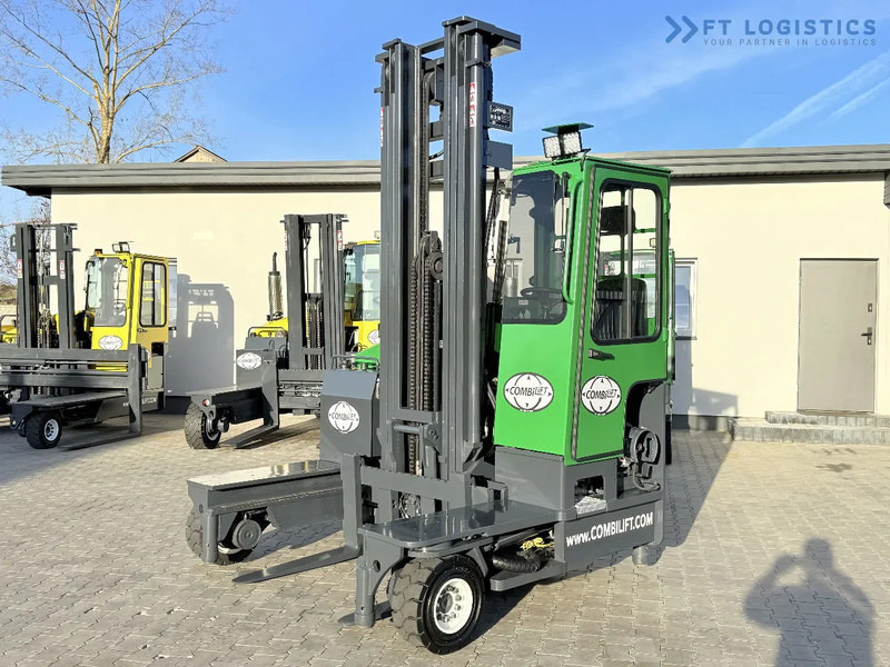Combilift C4000 / GAS / TRIPLEX - 6900MM / FREE-LIFT / FULL CABIN C4000 / GAS / TRIPLEX - 6900MM / FREE-LIFT / FULL CABIN - Chariot multidirectionnel: photos 2 Combilift C4000 / GAS / TRIPLEX - 6900MM / FREE-LIFT / FULL CABIN C4000 / GAS / TRIPLEX - 6900MM / FREE-LIFT / FULL CABIN - Chariot multidirectionnel: photos 2