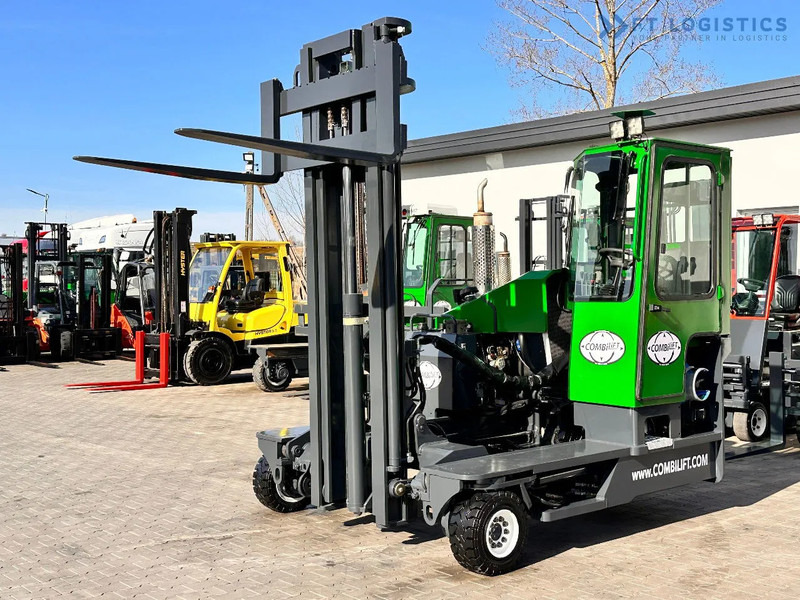 Chariot multidirectionnel Combilift C4000 / LPG / DUPLEX / 4500MM / FREE LIFT / LIKE NEW C4000 / LPG / DUPLEX / 4500MM / FREE LIFT / LIKE NEW: photos 1