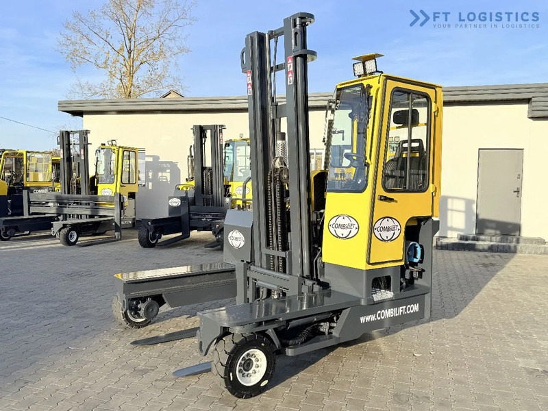 Combilift C4000 – LPG – DUPLEX 4600mm – FREE LIFT – SIDE SHIFT – EXCELLENT CONDITION Wide selection of four-way and side-loading forklifts - Chariot multidirectionnel: photos 2 Combilift C4000 – LPG – DUPLEX 4600mm – FREE LIFT – SIDE SHIFT – EXCELLENT CONDITION Wide selection of four-way and side-loading forklifts - Chariot multidirectionnel: photos 2