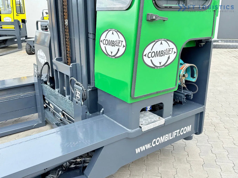 Combilift C4000 / TRIPLEX / 9300MM / FREE LIFT / POSITIONER / GAS / CABIN C4000 / TRIPLEX / 9300MM / FREE LIFT / POSITIONER / GAS / CABIN - Chariot multidirectionnel: photos 4 Combilift C4000 / TRIPLEX / 9300MM / FREE LIFT / POSITIONER / GAS / CABIN C4000 / TRIPLEX / 9300MM / FREE LIFT / POSITIONER / GAS / CABIN - Chariot multidirectionnel: photos 4