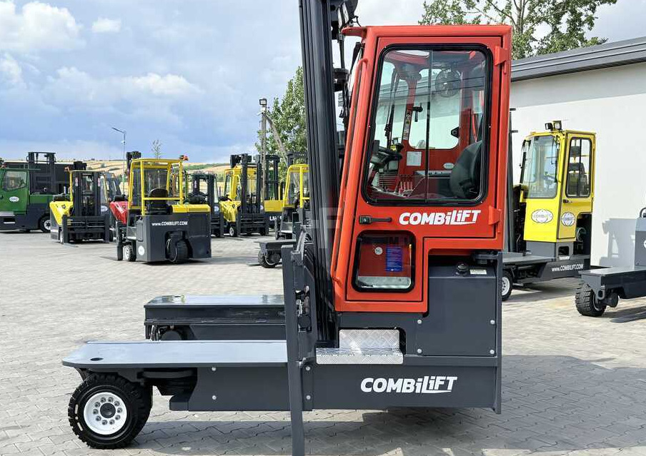 Combilift C4500 / DIESEL / TRIPLEX - 6420MM / FREE-LIFT / WIDE FORK POSITIONER - Chariot multidirectionnel: photos 2 Combilift C4500 / DIESEL / TRIPLEX - 6420MM / FREE-LIFT / WIDE FORK POSITIONER - Chariot multidirectionnel: photos 2