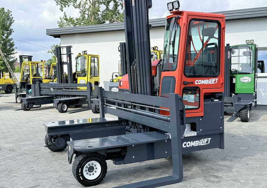 Combilift C4500 / DIESEL / TRIPLEX - 6420MM / FREE-LIFT / WIDE FORK POSITIONER - Chariot multidirectionnel: photos 1 Combilift C4500 / DIESEL / TRIPLEX - 6420MM / FREE-LIFT / WIDE FORK POSITIONER - Chariot multidirectionnel: photos 1