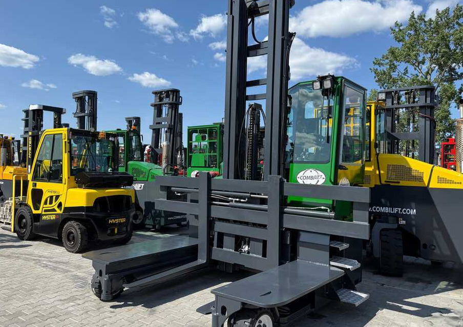 Combilift C5000E / ELECTRIC / TRIPLEX 8300MM / FULL FREE LIFT / WIDE POSITIONER / FORK SIDESHIFT / BATTERY LIKE NEW - Chariot multidirectionnel: photos 2 Combilift C5000E / ELECTRIC / TRIPLEX 8300MM / FULL FREE LIFT / WIDE POSITIONER / FORK SIDESHIFT / BATTERY LIKE NEW - Chariot multidirectionnel: photos 2