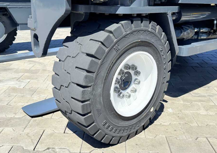 Combilift C5000XL / DIESEL / DUPLEX - 5500MM / FULL CABIN / NEW TYRES / HEATING - Chariot multidirectionnel: photos 2 Combilift C5000XL / DIESEL / DUPLEX - 5500MM / FULL CABIN / NEW TYRES / HEATING - Chariot multidirectionnel: photos 2