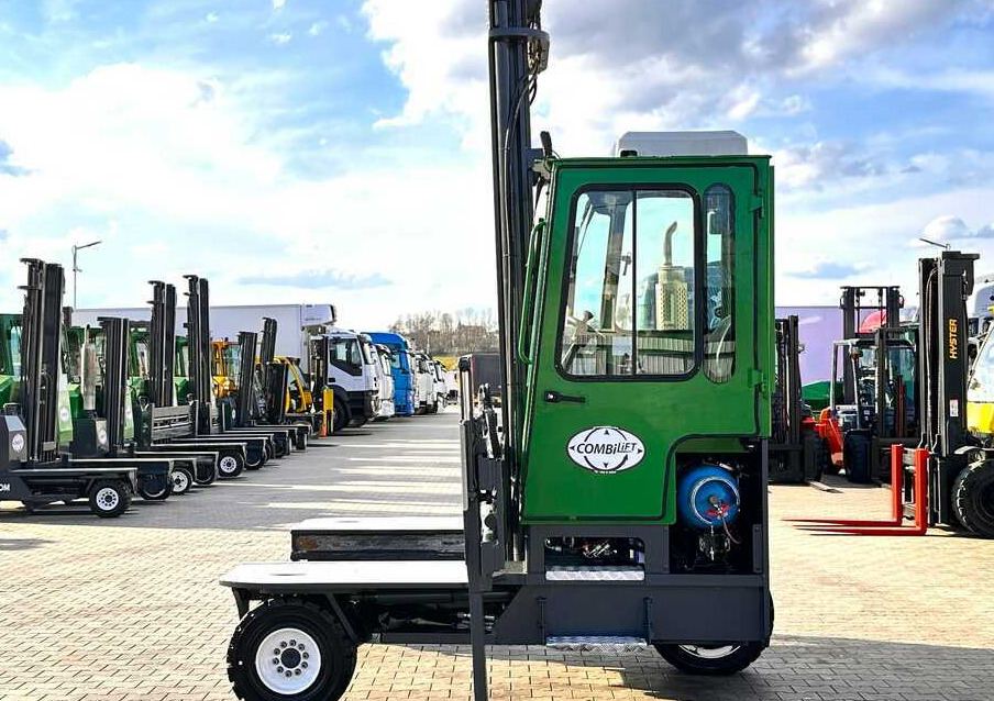 Combilift C5000XL / LPG / AIR CONDITIONING / WIDE POSITIONER / DUPLEX MAST / ADJUSTABLE FORKS / NEW TIRES / EXCELLENT CONDITION! - Chariot multidirectionnel: photos 4 Combilift C5000XL / LPG / AIR CONDITIONING / WIDE POSITIONER / DUPLEX MAST / ADJUSTABLE FORKS / NEW TIRES / EXCELLENT CONDITION! - Chariot multidirectionnel: photos 4