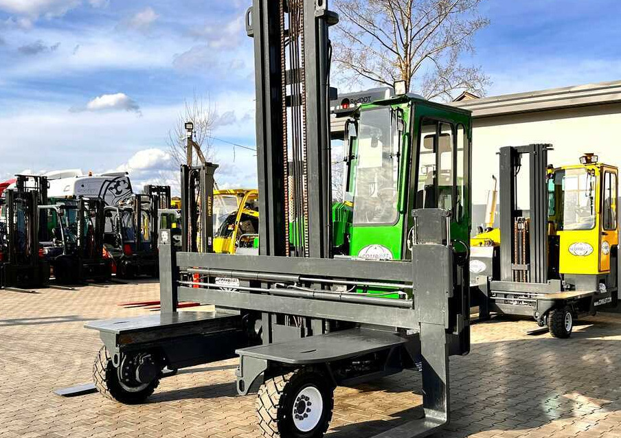 Combilift C5000XL / LPG / AIR CONDITIONING / WIDE POSITIONER / DUPLEX MAST / ADJUSTABLE FORKS / NEW TIRES / EXCELLENT CONDITION! - Chariot multidirectionnel: photos 2 Combilift C5000XL / LPG / AIR CONDITIONING / WIDE POSITIONER / DUPLEX MAST / ADJUSTABLE FORKS / NEW TIRES / EXCELLENT CONDITION! - Chariot multidirectionnel: photos 2