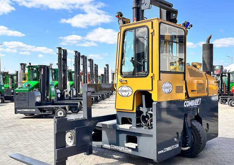 Combilift C9000 / GAS / DUPLEX / 4700MM / FREE LIFT / POSITIONER / FORK SIDE SHIFT / EXCELLENT CONDITION - Chariot multidirectionnel: photos 5 Combilift C9000 / GAS / DUPLEX / 4700MM / FREE LIFT / POSITIONER / FORK SIDE SHIFT / EXCELLENT CONDITION - Chariot multidirectionnel: photos 5