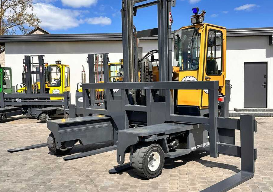 Combilift C9000 / GAS / DUPLEX / 4700MM / FREE LIFT / POSITIONER / FORK SIDE SHIFT / EXCELLENT CONDITION - Chariot multidirectionnel: photos 1 Combilift C9000 / GAS / DUPLEX / 4700MM / FREE LIFT / POSITIONER / FORK SIDE SHIFT / EXCELLENT CONDITION - Chariot multidirectionnel: photos 1