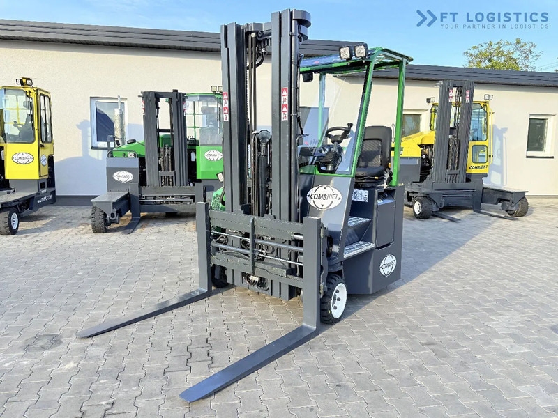 Combilift Combilift C2500CB / TRIPLEX / 5500MM / FREE LIFT / DIESEL / ONLY 3768 MTH / FORK POSITIONER / SIDE SHIFT / NEW TYRES / LIKE NEW - Chariot multidirectionnel: photos 3 Combilift Combilift C2500CB / TRIPLEX / 5500MM / FREE LIFT / DIESEL / ONLY 3768 MTH / FORK POSITIONER / SIDE SHIFT / NEW TYRES / LIKE NEW - Chariot multidirectionnel: photos 3