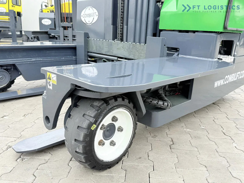 Combilift Combilift C3000 / DIESEL / TRIPLEX 4900MM / FREE LIFT / FORK POSITIONER / HEATING / FULL CABIN / PERFECT CONDITION / Wide range - Chariot multidirectionnel: photos 5 Combilift Combilift C3000 / DIESEL / TRIPLEX 4900MM / FREE LIFT / FORK POSITIONER / HEATING / FULL CABIN / PERFECT CONDITION / Wide range - Chariot multidirectionnel: photos 5