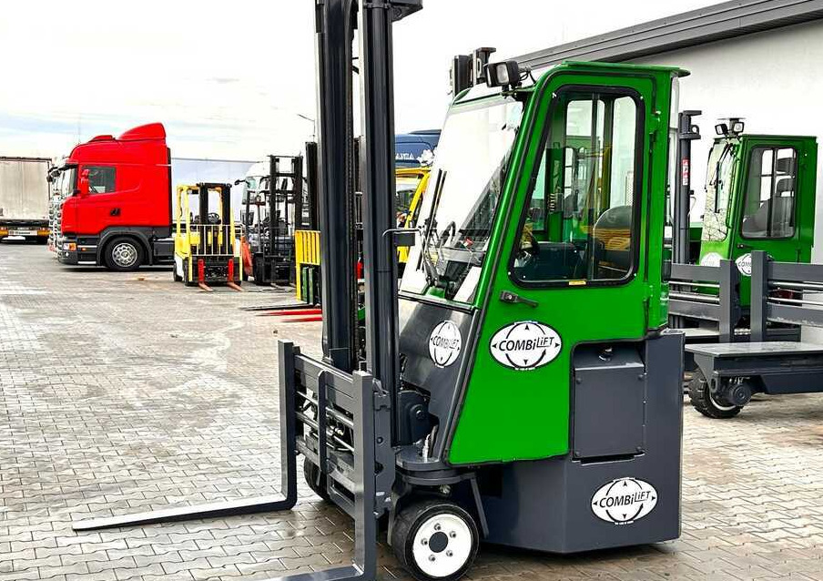 Combilift Combilift C3000CB - DUPLEX 4000mm - Year 2015 - / CABIN - HEATING / ONLY 6546 MTH / EXCELLENT CONDITION / LIKE NEW! - Chariot multidirectionnel: photos 1 Combilift Combilift C3000CB - DUPLEX 4000mm - Year 2015 - / CABIN - HEATING / ONLY 6546 MTH / EXCELLENT CONDITION / LIKE NEW! - Chariot multidirectionnel: photos 1