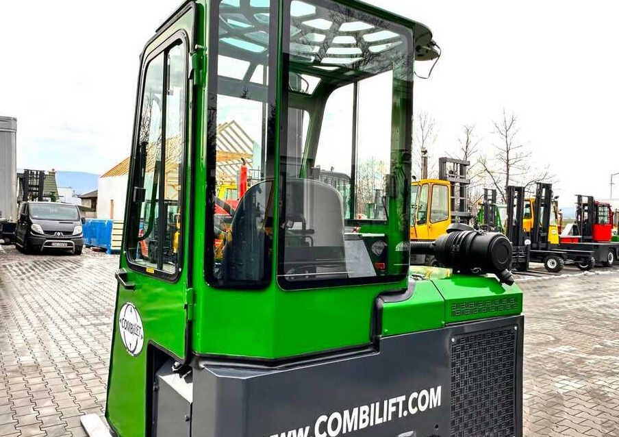 Combilift Combilift C3000CB - DUPLEX 4000mm - Year 2015 - / CABIN - HEATING / ONLY 6546 MTH / EXCELLENT CONDITION / LIKE NEW! - Chariot multidirectionnel: photos 5 Combilift Combilift C3000CB - DUPLEX 4000mm - Year 2015 - / CABIN - HEATING / ONLY 6546 MTH / EXCELLENT CONDITION / LIKE NEW! - Chariot multidirectionnel: photos 5