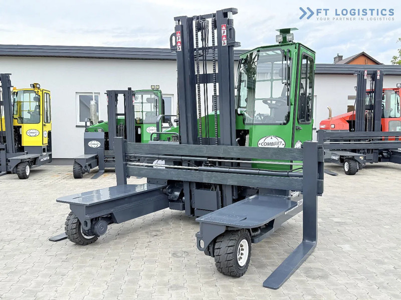 Combilift Combilift C4500 / DIESEL / DUPLEX 4000MM / WIDE FORK POSITIONER / HEATING / FULL CABIN / PERFECT CONDITION / Wide range of four- - Chariot multidirectionnel: photos 4 Combilift Combilift C4500 / DIESEL / DUPLEX 4000MM / WIDE FORK POSITIONER / HEATING / FULL CABIN / PERFECT CONDITION / Wide range of four- - Chariot multidirectionnel: photos 4