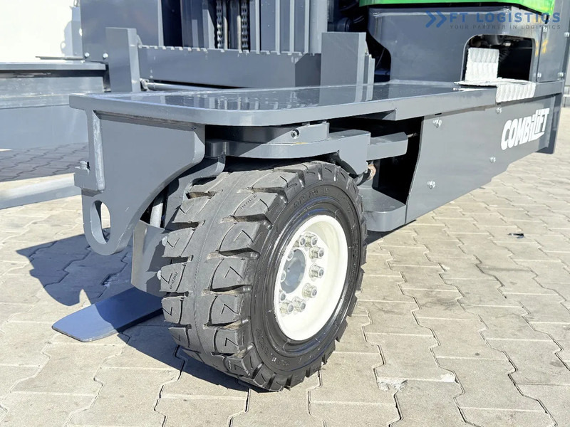 Combilift FOUR-WAY / MULTI-DIRECTIONAL FORKLIFT C4500 / DIESEL / TRIPLEX 4900MM / ONLY 4160 WORKING HOURS / FORK POSITIONER / FULL CABIN W - Chariot multidirectionnel: photos 3 Combilift FOUR-WAY / MULTI-DIRECTIONAL FORKLIFT C4500 / DIESEL / TRIPLEX 4900MM / ONLY 4160 WORKING HOURS / FORK POSITIONER / FULL CABIN W - Chariot multidirectionnel: photos 3