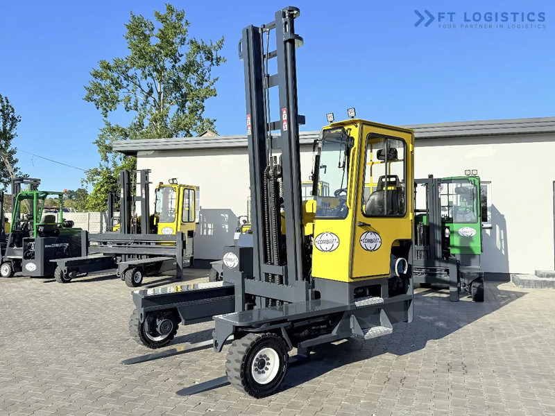 Combilift FOUR-WAY MULTIDIRECTIONAL FORKLIFT C5000 / GAS / TRIPLEX 6000MM / ONLY 4263 HOURS / FORK POSITIONER / EXCELLENT CONDITION / Wide - Chariot multidirectionnel: photos 2 Combilift FOUR-WAY MULTIDIRECTIONAL FORKLIFT C5000 / GAS / TRIPLEX 6000MM / ONLY 4263 HOURS / FORK POSITIONER / EXCELLENT CONDITION / Wide - Chariot multidirectionnel: photos 2