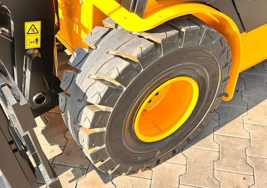 JCB TLT30G / GAS / 4100MM / FULL CABIN / FORK POSITIONER / LIKE NEW - Chariot télescopique: photos 5 JCB TLT30G / GAS / 4100MM / FULL CABIN / FORK POSITIONER / LIKE NEW - Chariot télescopique: photos 5