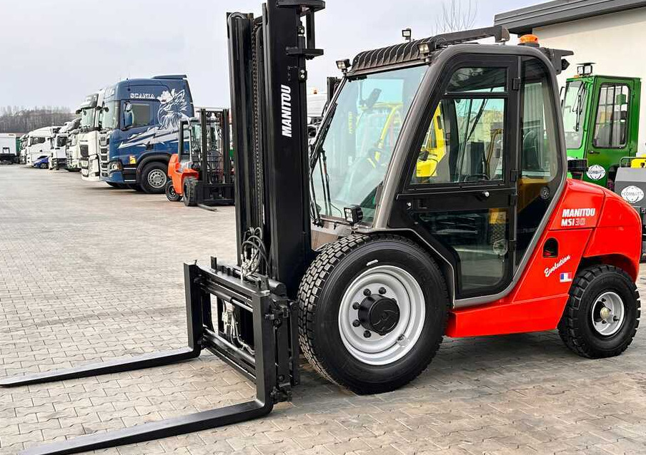 Manitou MSI30 / DIESEL / DUPLEX / 3400MM / CABIN / FORK POSITIONER / SIDE SHIFT / LIKE NEW - Chariot tout terrain: photos 1 Manitou MSI30 / DIESEL / DUPLEX / 3400MM / CABIN / FORK POSITIONER / SIDE SHIFT / LIKE NEW - Chariot tout terrain: photos 1