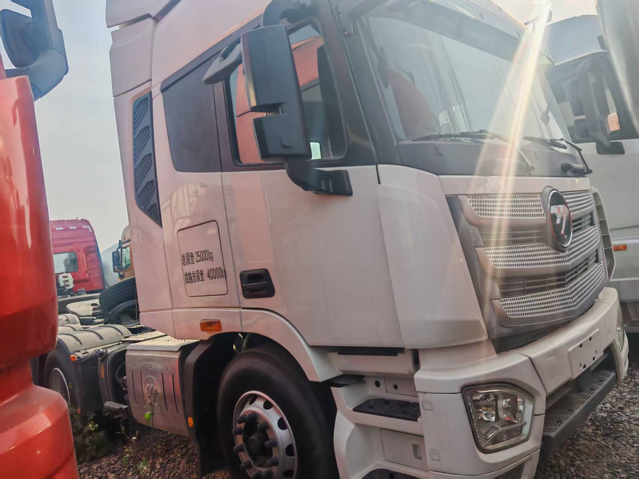 Auman 6×4 - Remorque châssis: photos 1 Auman 6×4 - Remorque châssis: photos 1