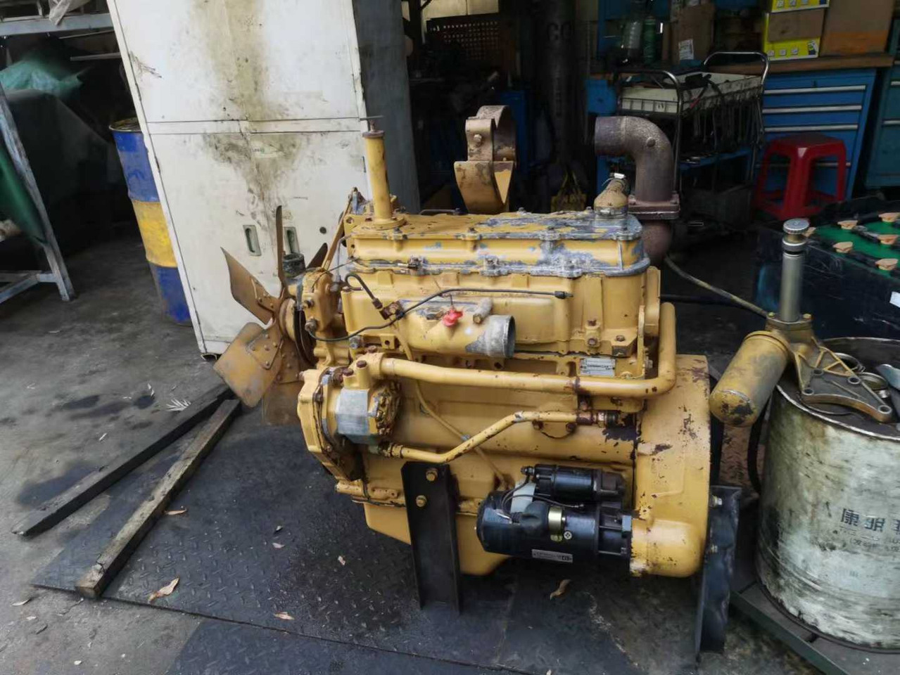 CATERPILLAR 3204C - Moteur et pièces pour Bulldozer: photos 2 CATERPILLAR 3204C - Moteur et pièces pour Bulldozer: photos 2