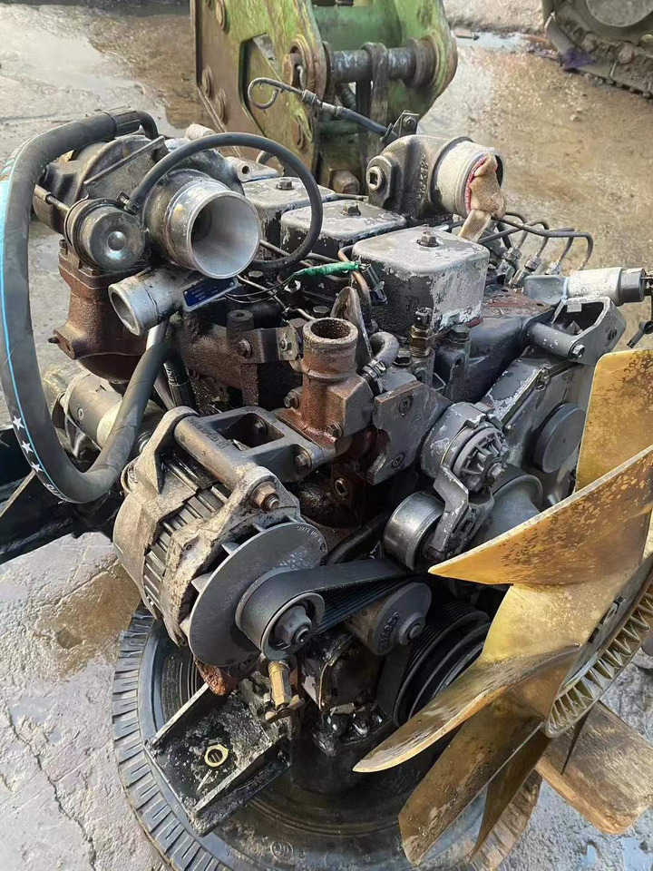 CUMMINS 4BT3.9 - Moteur pour Pelle: photos 1 CUMMINS 4BT3.9 - Moteur pour Pelle: photos 1