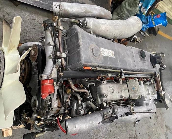 ISUZU 6WF1 - Moteur pour Camion pompe: photos 2 ISUZU 6WF1 - Moteur pour Camion pompe: photos 2
