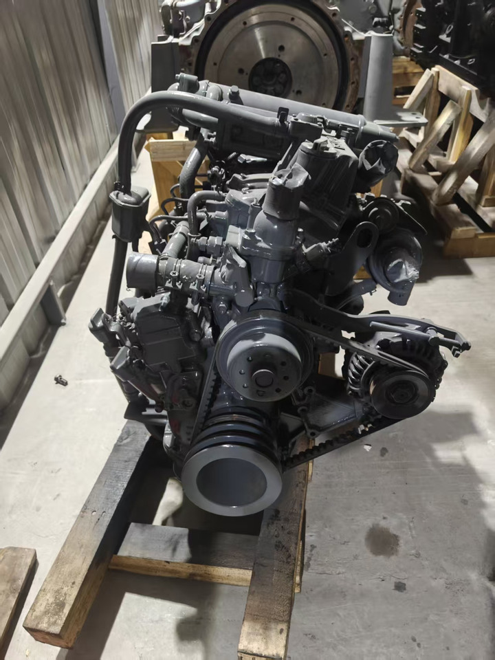 Isuzu 4LE2 - Moteur pour Pelle: photos 1 Isuzu 4LE2 - Moteur pour Pelle: photos 1
