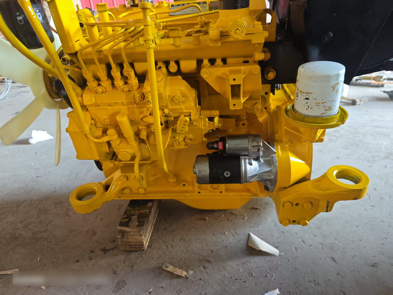 KOMATSU 4D95LE - Moteur pour Pelle: photos 1 KOMATSU 4D95LE - Moteur pour Pelle: photos 1