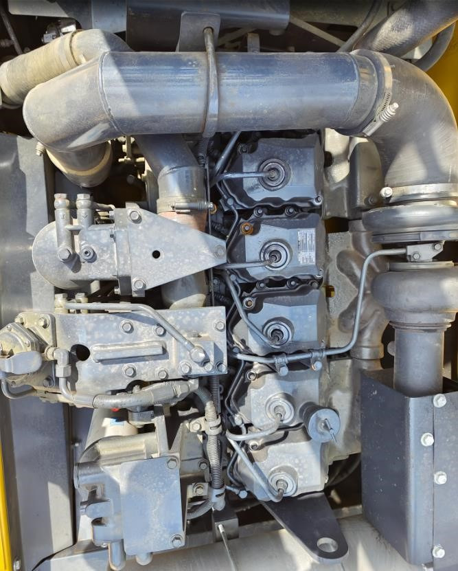 KOMATSU 6D125E-3 - Moteur pour Pelle: photos 3 KOMATSU 6D125E-3 - Moteur pour Pelle: photos 3