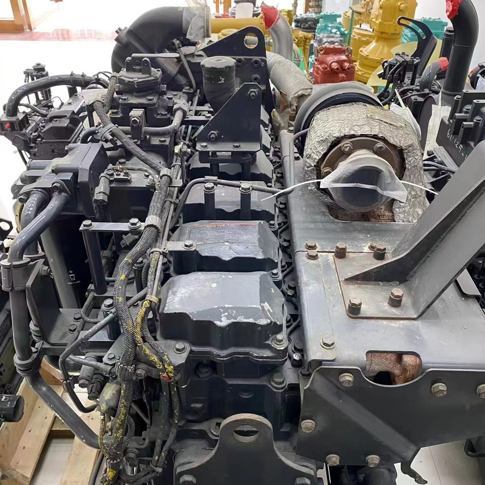 KOMATSU SAA6D125E-5 - Moteur pour Pelle: photos 4 KOMATSU SAA6D125E-5 - Moteur pour Pelle: photos 4