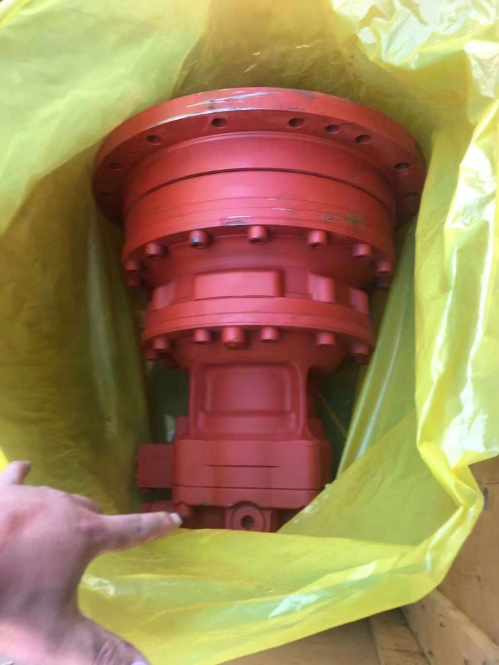 Kawasaki M5X180-RG16 - Moteur de rotation pour Pelle: photos 1 Kawasaki M5X180-RG16 - Moteur de rotation pour Pelle: photos 1