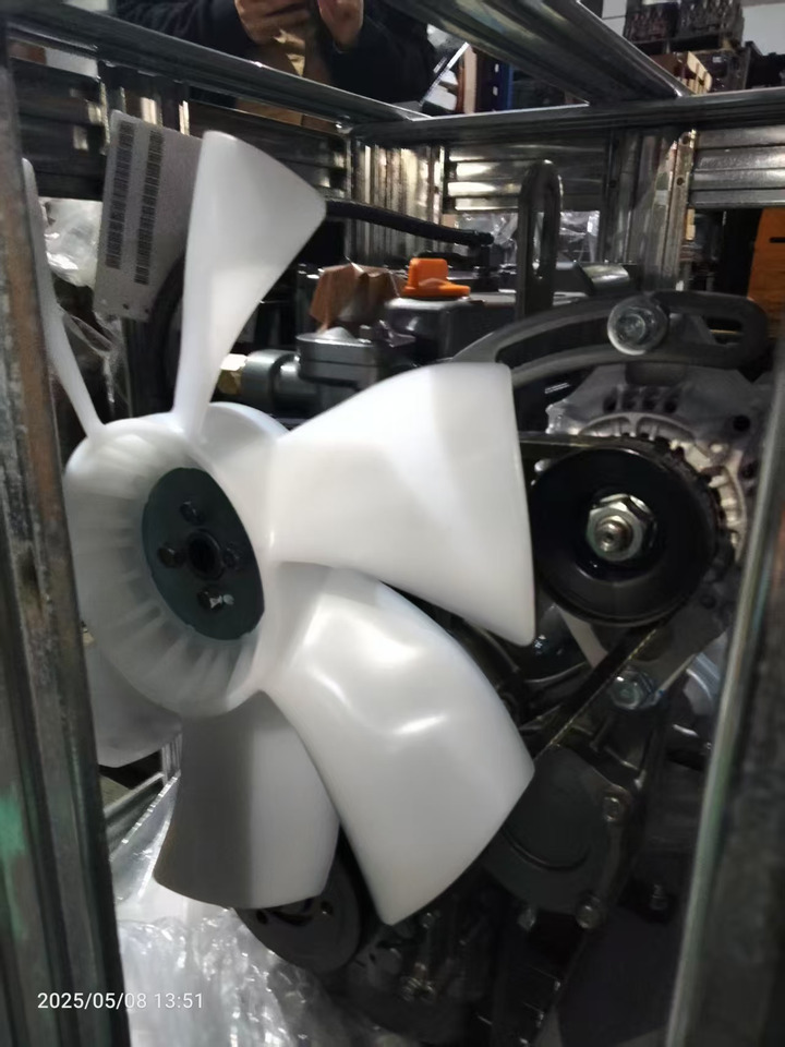 YANMAR 3TNV76 - Moteur pour Pelle: photos 1 YANMAR 3TNV76 - Moteur pour Pelle: photos 1