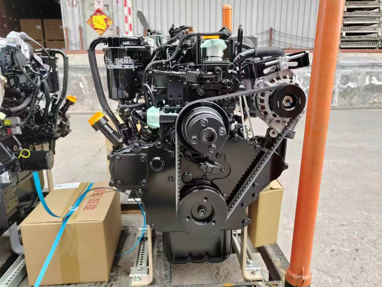 YANMAR 4TNV98C - Moteur pour Pelle: photos 2 YANMAR 4TNV98C - Moteur pour Pelle: photos 2
