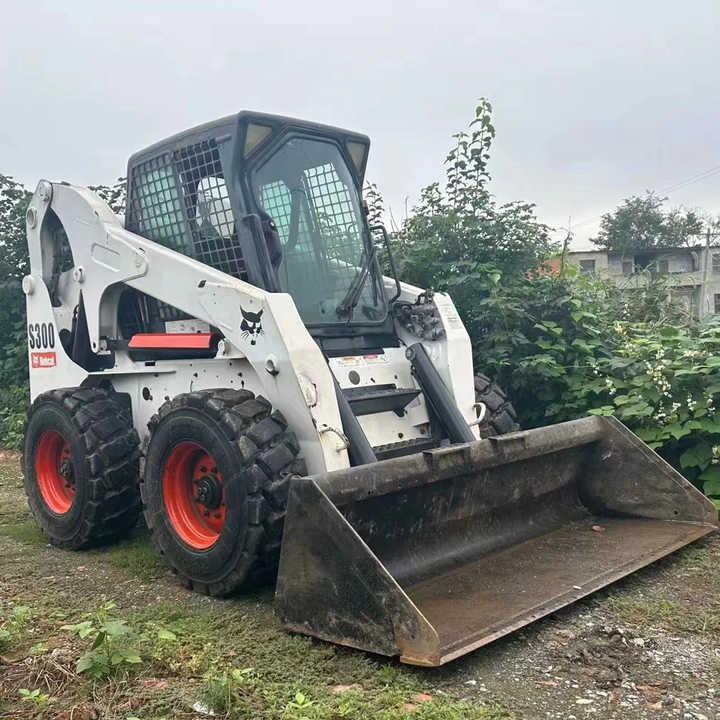 100%Ready Bobcat S300 Well Sold Most Famous Brand High Quality Bobcat S300 Skid Steer Loader for Sale - Chargeuse sur pneus: photos 1 100%Ready Bobcat S300 Well Sold Most Famous Brand High Quality Bobcat S300 Skid Steer Loader for Sale - Chargeuse sur pneus: photos 1