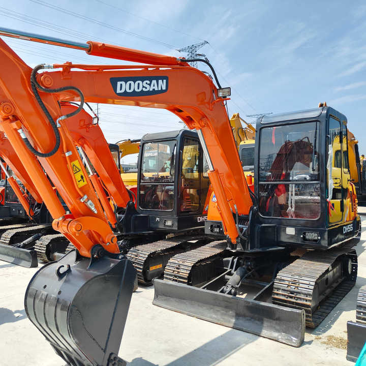 90% New Mini Excavator Doosan DH55, 5-Ton Mini Used High Quality - Mini pelle: photos 1 90% New Mini Excavator Doosan DH55, 5-Ton Mini Used High Quality - Mini pelle: photos 1